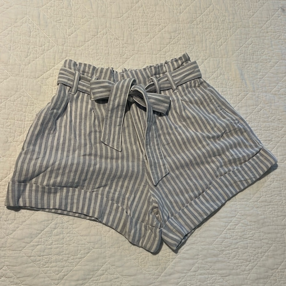 A&F paper bag waist shorts